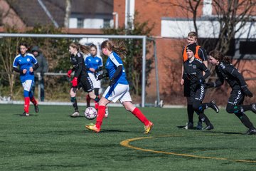 Bild 335 - B-Juniorinnen Halbfinale SVHU - Holstein Kiel : Ergebnis: 3:0